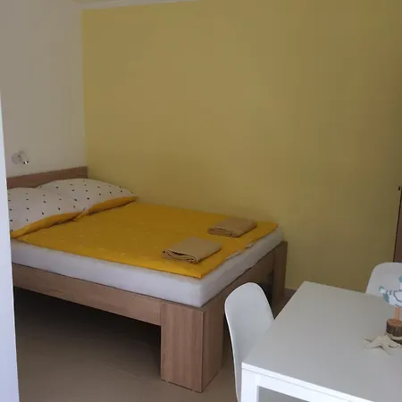 Zseli Apartmanhaz Шиофок
