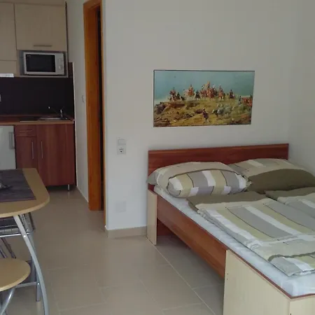 Zseli Apartmanhaz Шиофок