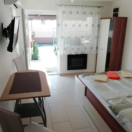 Апартаменты Zseli Apartmanhaz *