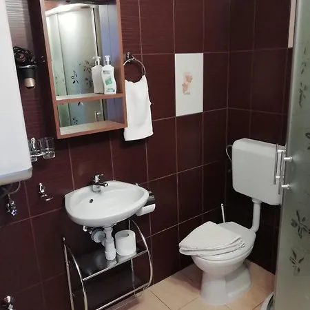 Zseli Apartmanhaz Шиофок
