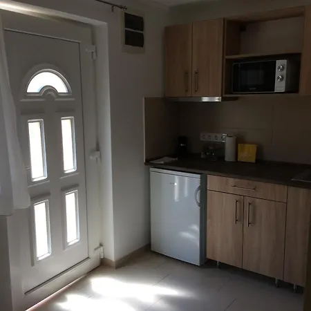 Апартаменты Zseli Apartmanhaz Шиофок