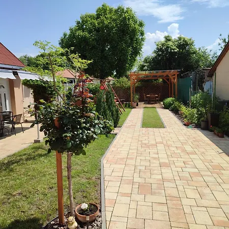 Апартаменты Zseli Apartmanhaz Шиофок