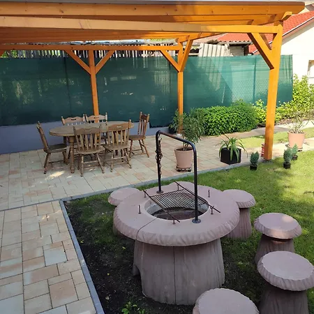 Апартаменты Zseli Apartmanhaz